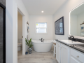54ENC28563BH_Encore_Primary_Bathroom_Oct_2025-001