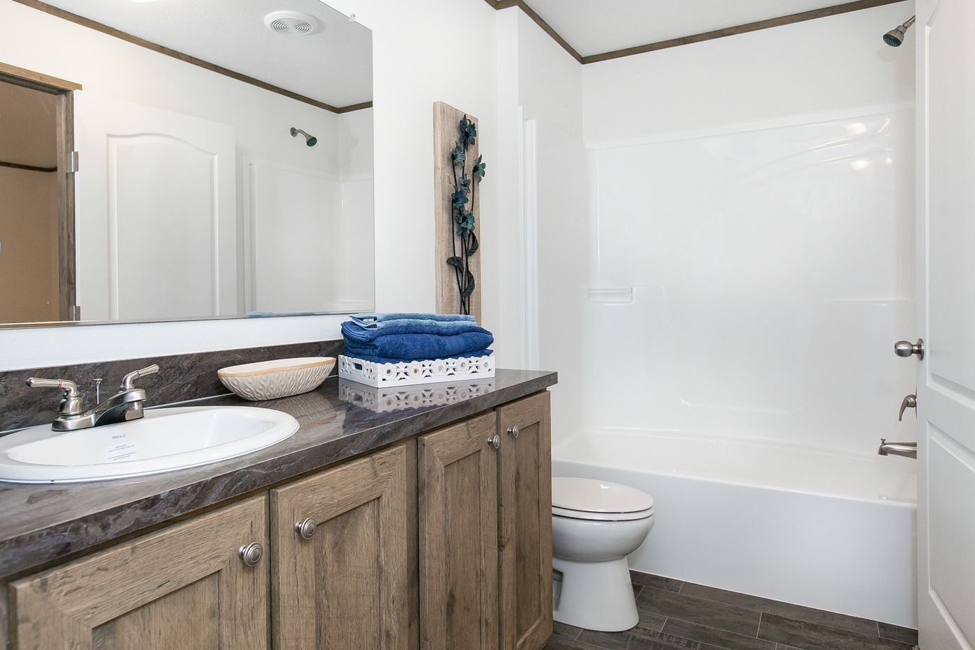Schult-Ramsey-207-1-Bathroom-Shower-and-Tub-View Schult-Ramsey-207-1-Bathroom-Shower-and-Tub-View
